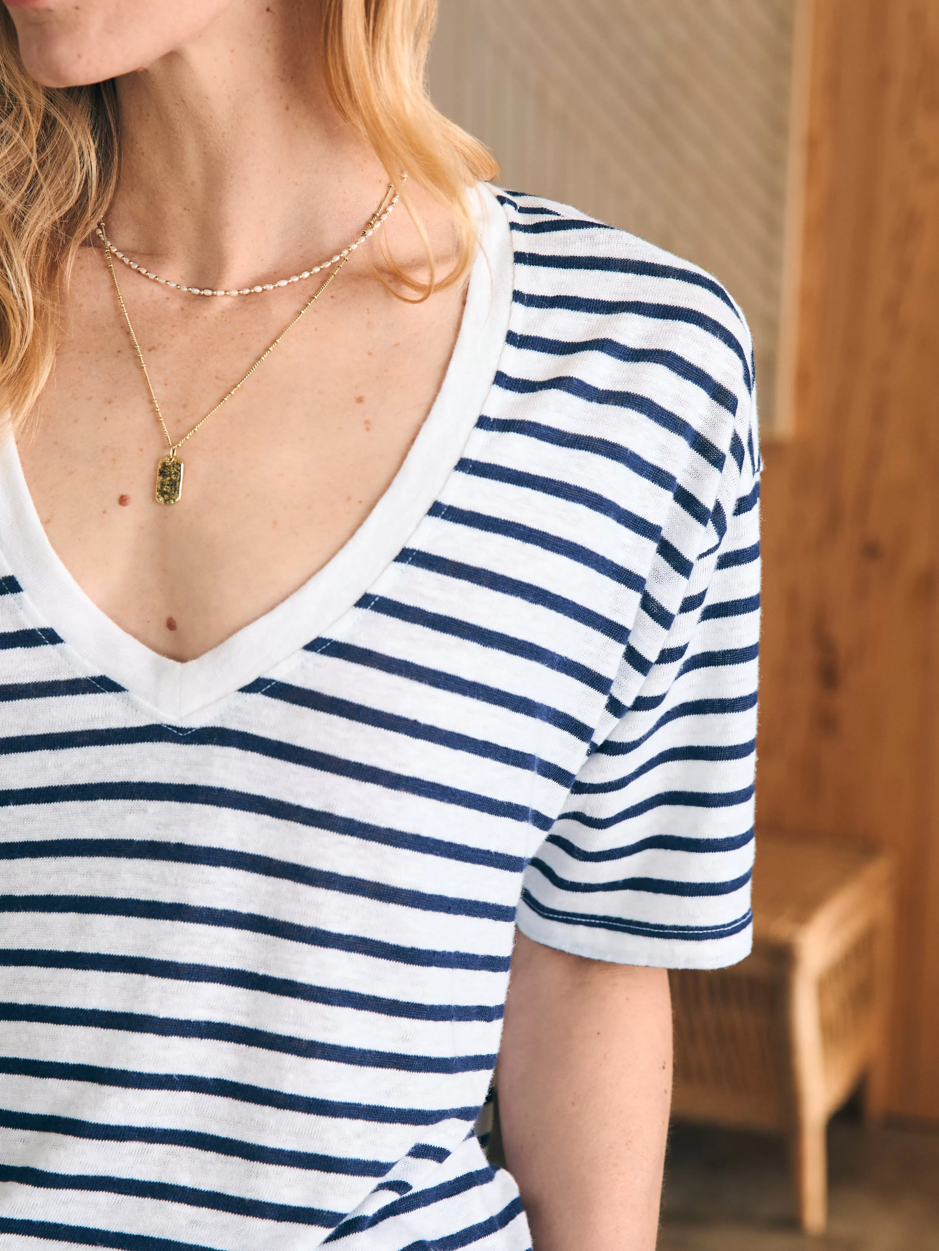 Oceanside Linen V-Neck Tee - | Faherty Brand Shop