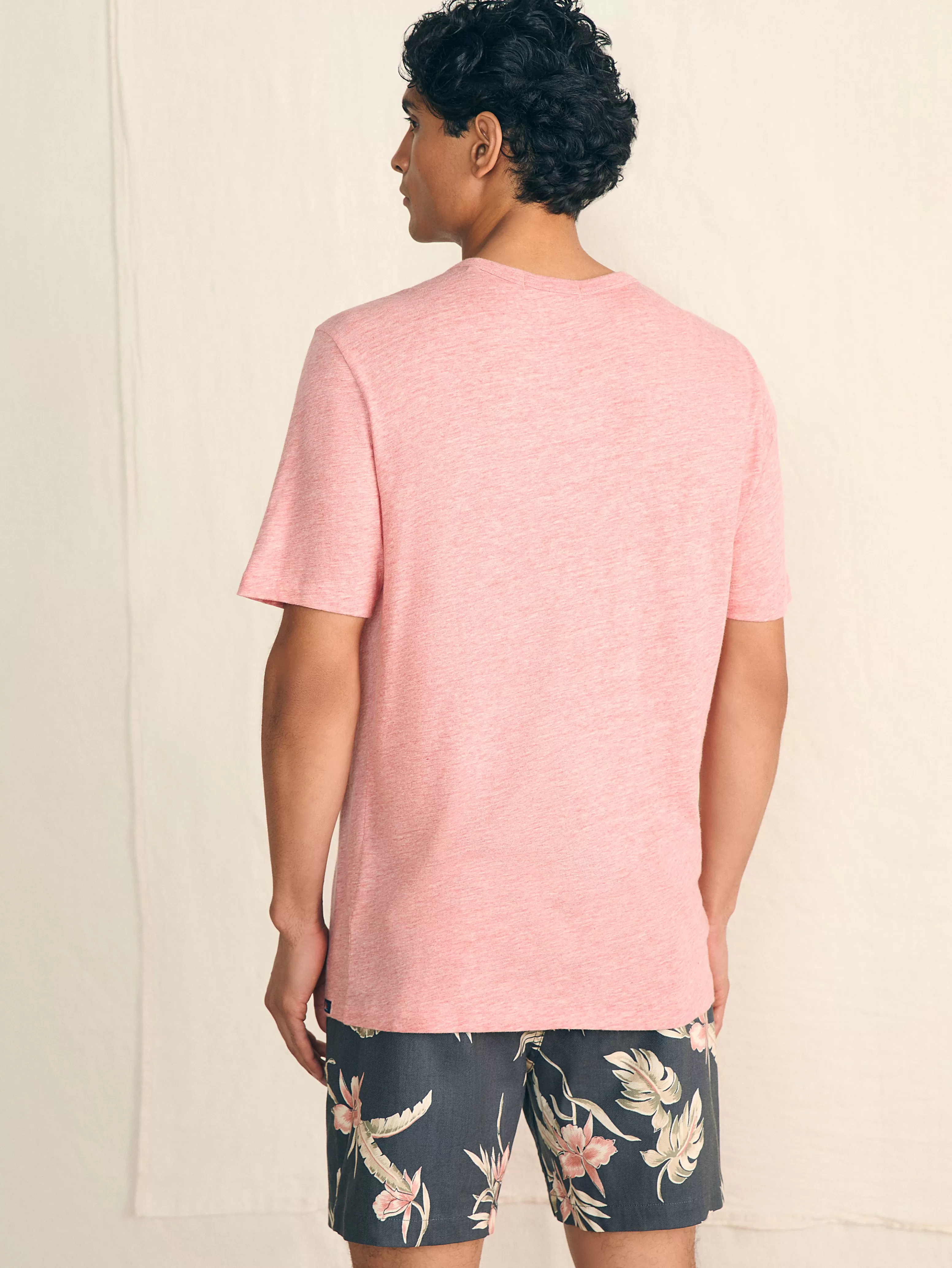 Short-Sleeve Vintage Chambray Tee - | Faherty Brand Fashion